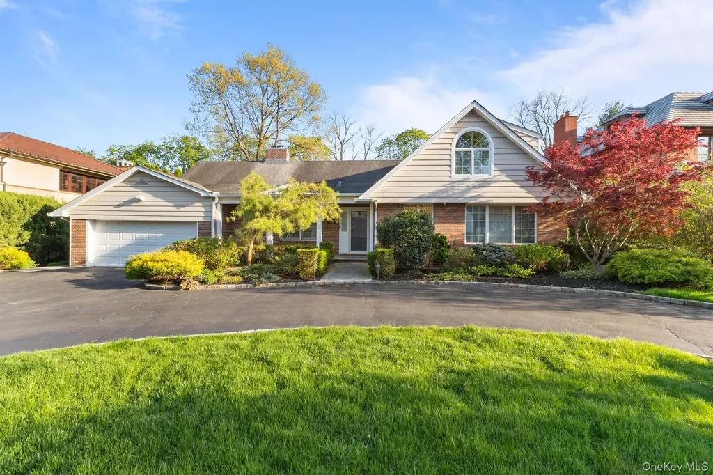 46 Nassau Drive Great Neck NY 11021