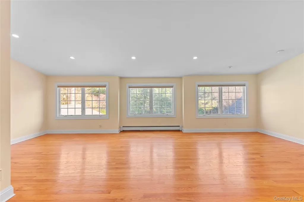 46 Nassau Drive Great Neck NY 11021
