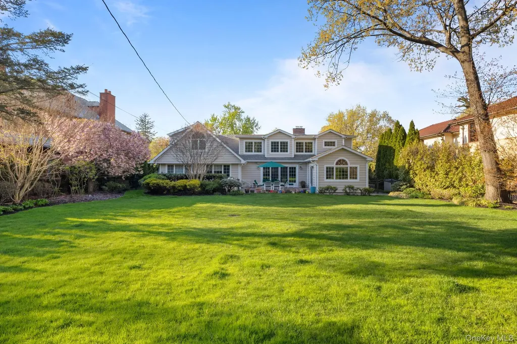 46 Nassau Drive Great Neck NY 11021