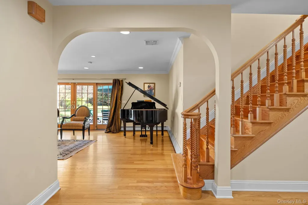 46 Nassau Drive Great Neck NY 11021
