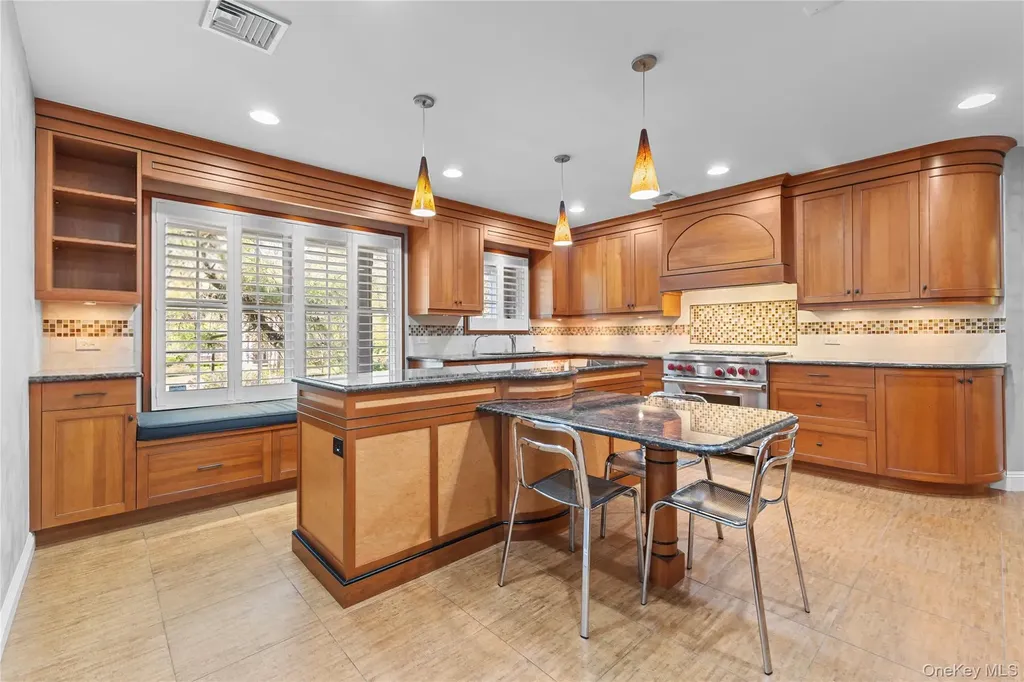 46 Nassau Drive Great Neck NY 11021