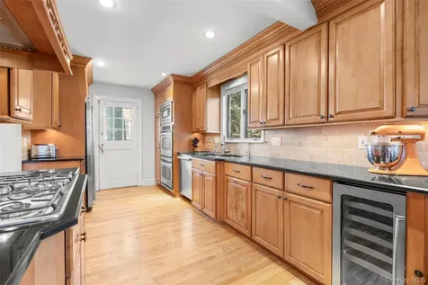 5 Wellyn Close Bronxville NY 10708