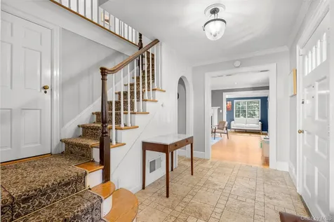 5 Wellyn Close Bronxville NY 10708