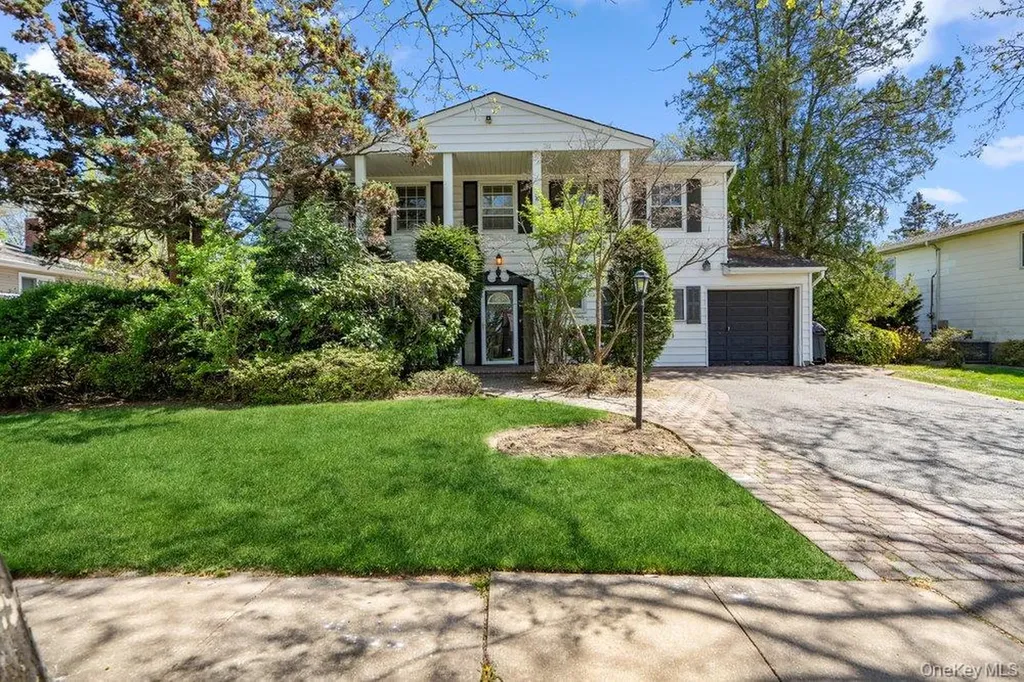 18 Herkimer Avenue Jericho NY 11753