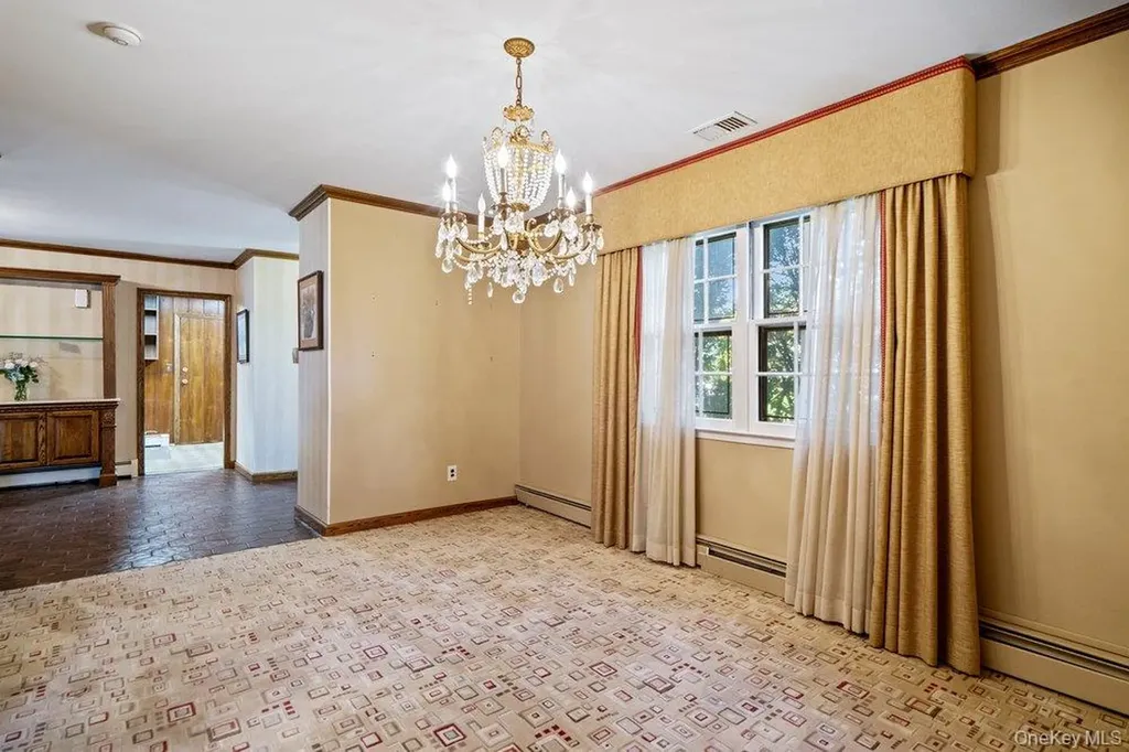 18 Herkimer Avenue Jericho NY 11753