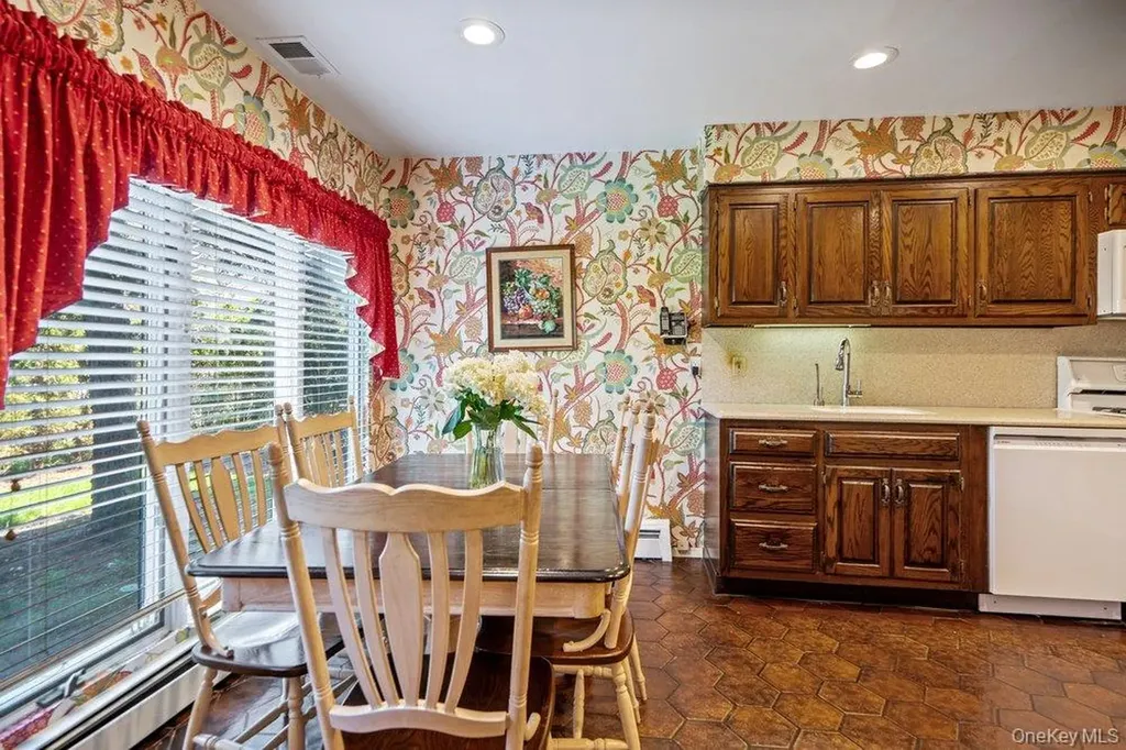 18 Herkimer Avenue Jericho NY 11753