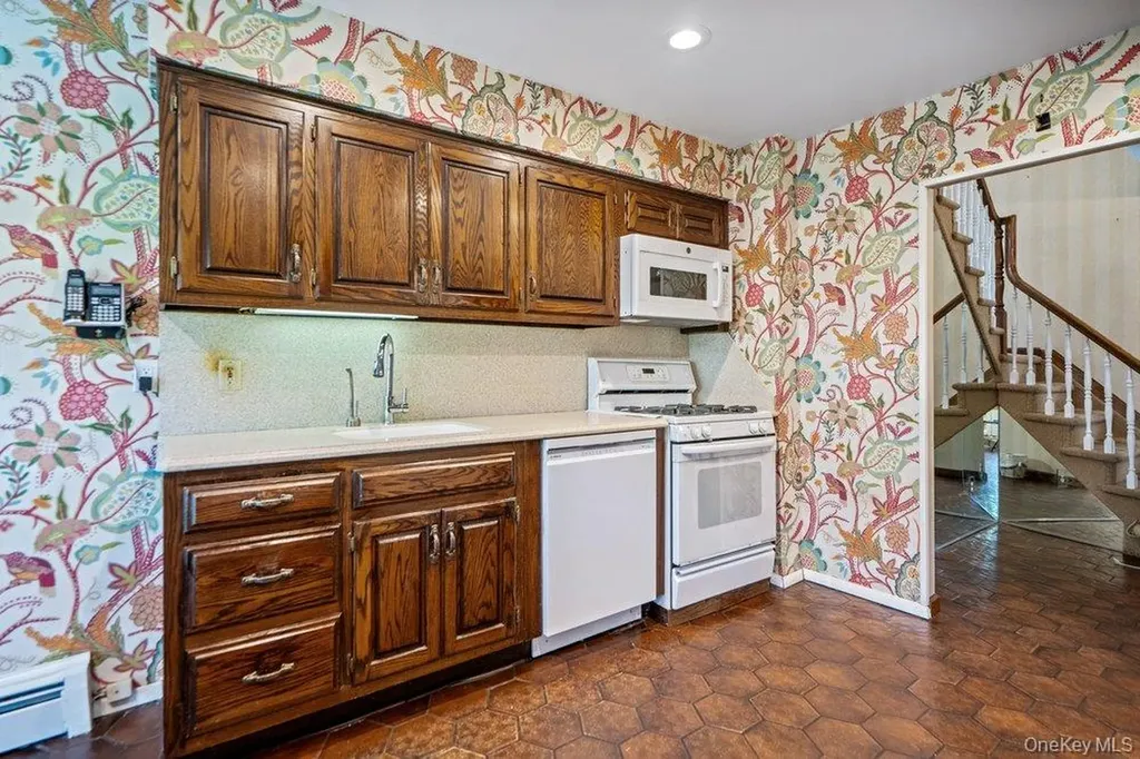 18 Herkimer Avenue Jericho NY 11753
