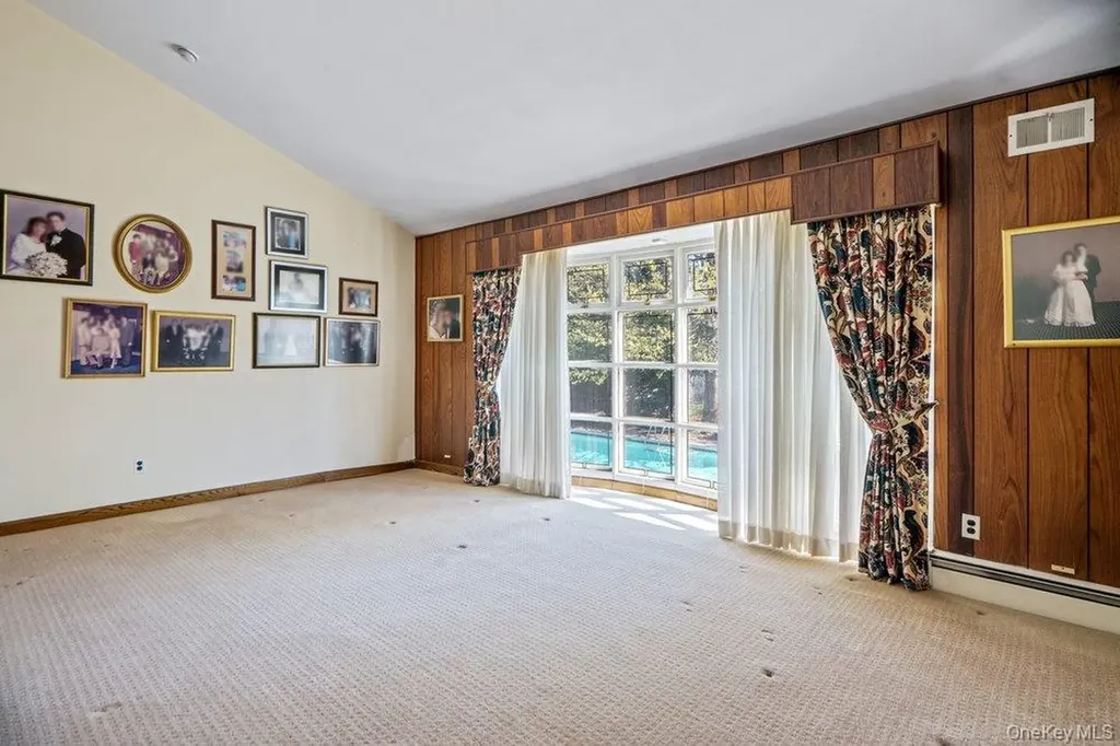18 Herkimer Avenue Jericho NY 11753