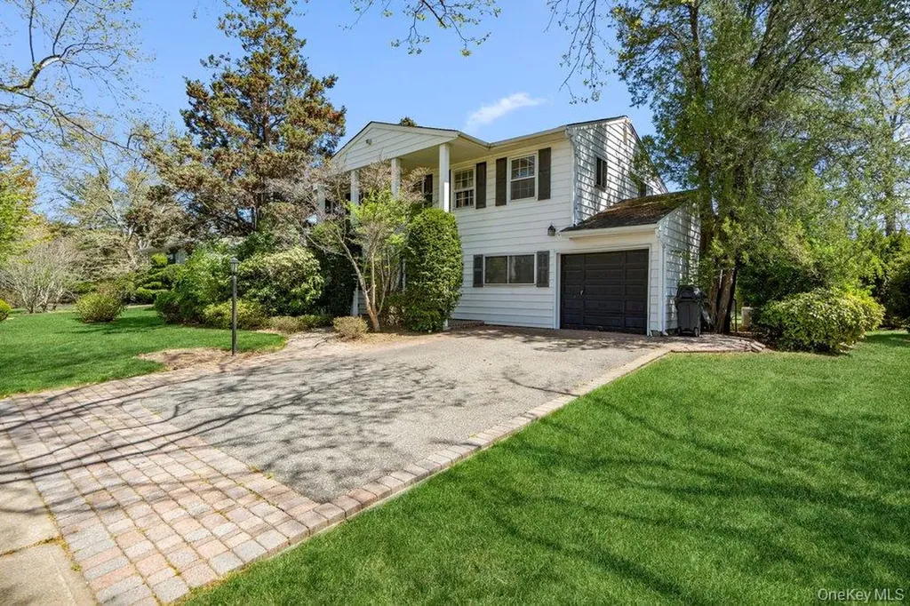 18 Herkimer Avenue Jericho NY 11753