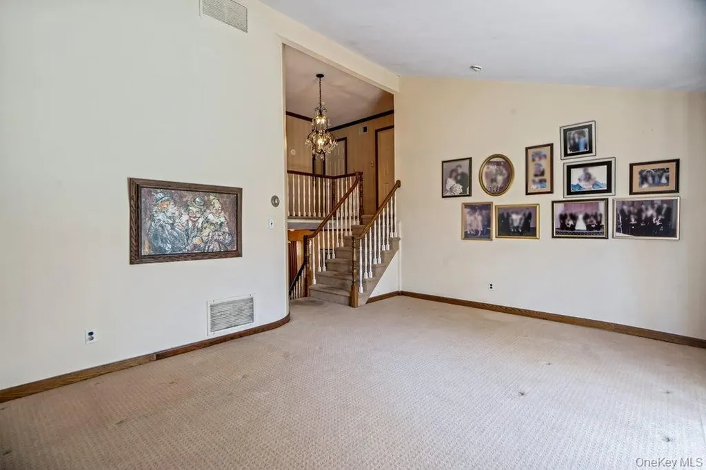 18 Herkimer Avenue Jericho NY 11753