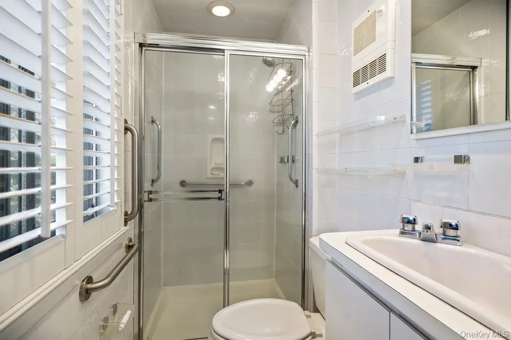 18 Herkimer Avenue Jericho NY 11753