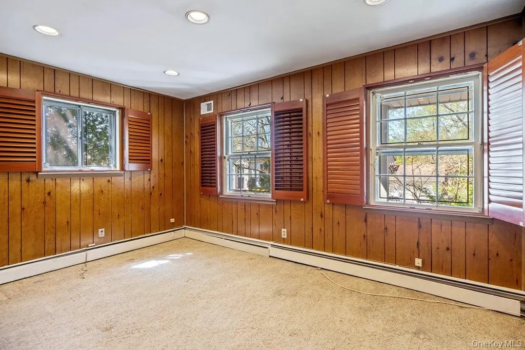 18 Herkimer Avenue Jericho NY 11753