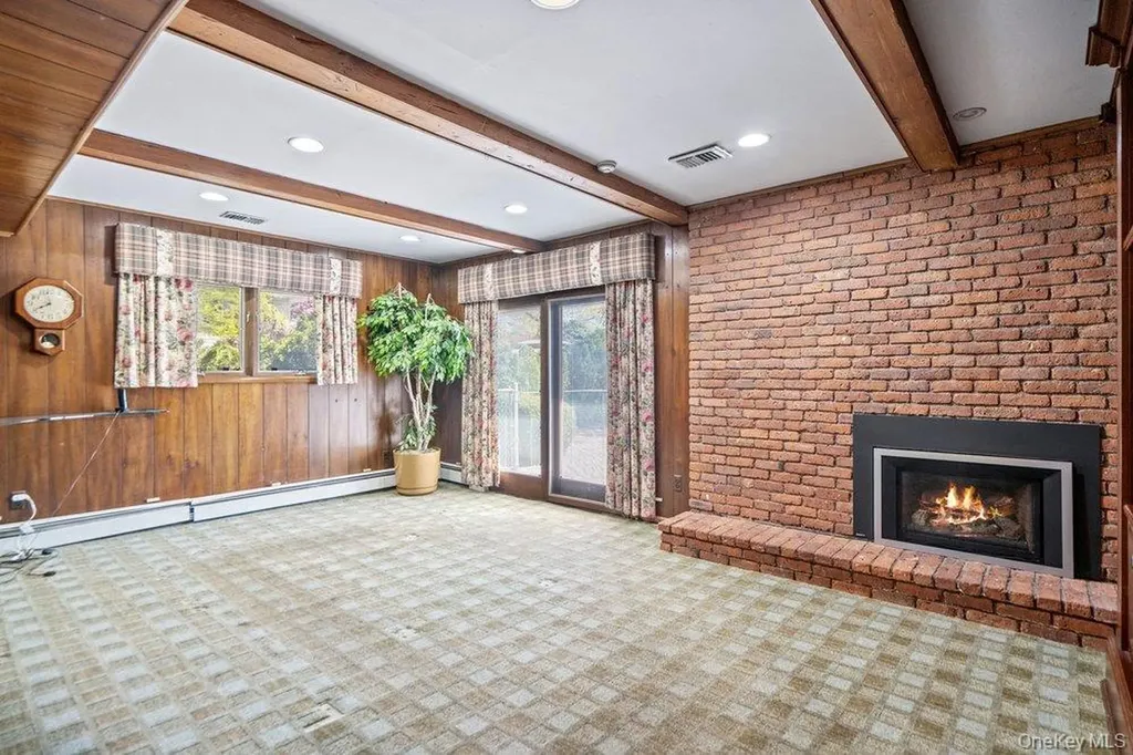 18 Herkimer Avenue Jericho NY 11753