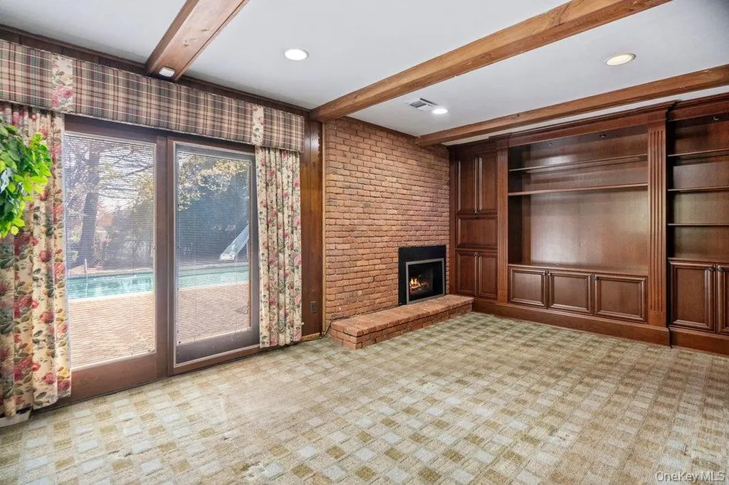 18 Herkimer Avenue Jericho NY 11753