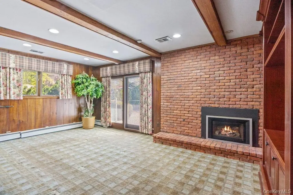 18 Herkimer Avenue Jericho NY 11753