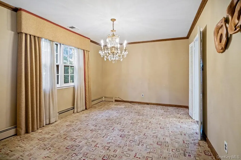 18 Herkimer Avenue Jericho NY 11753
