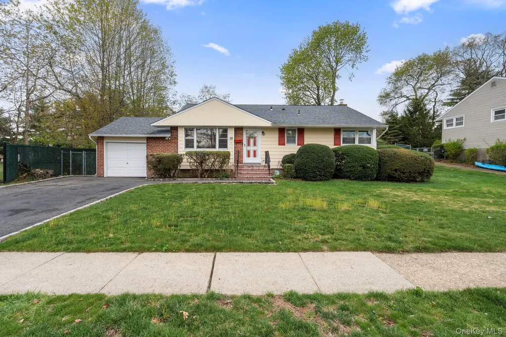 38 Miller Boulevard Syosset NY 11791