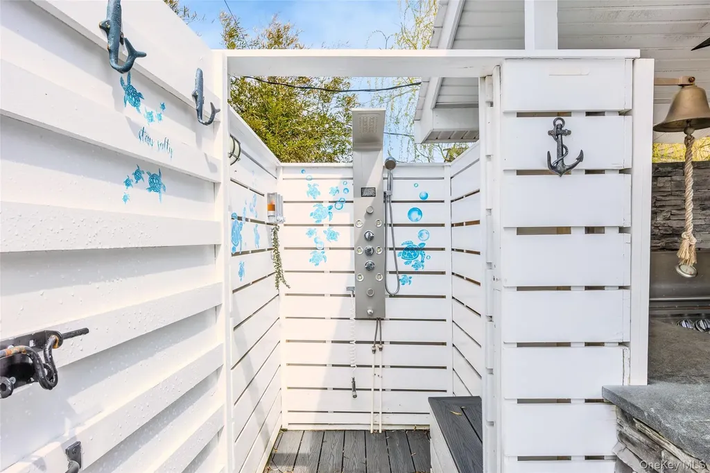 24 Bungalow Walk Ocean Beach NY 11770
