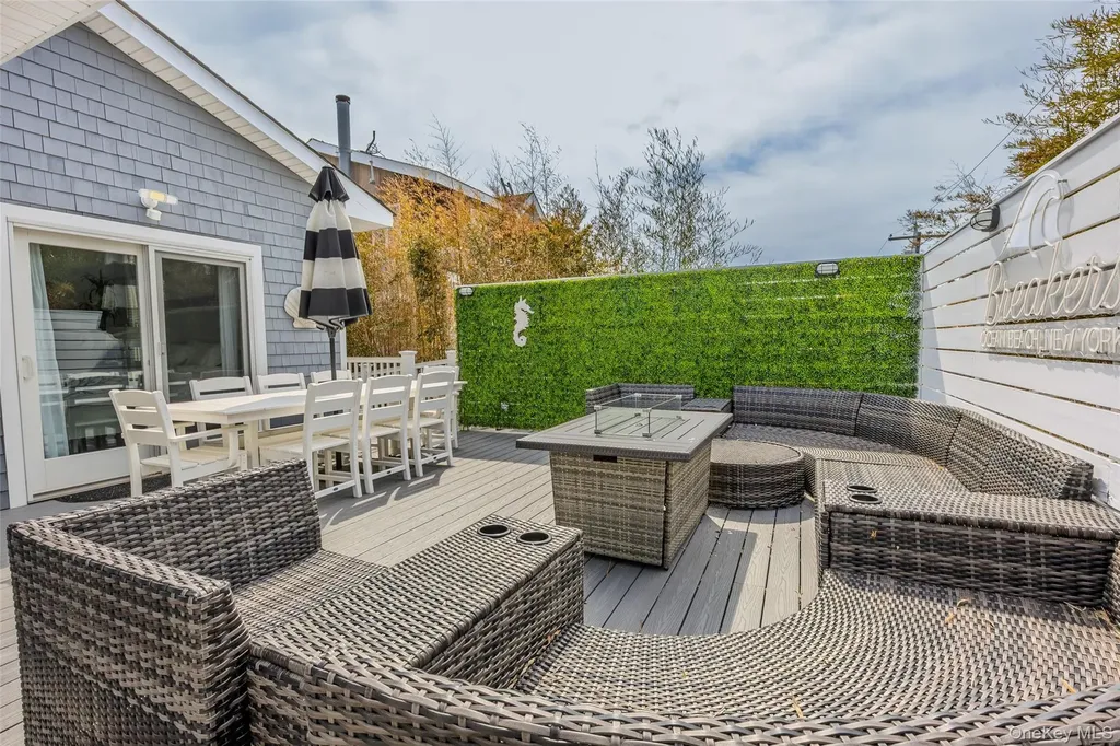 24 Bungalow Walk Ocean Beach NY 11770