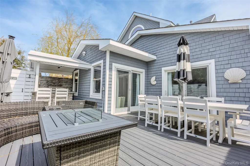 24 Bungalow Walk Ocean Beach NY 11770