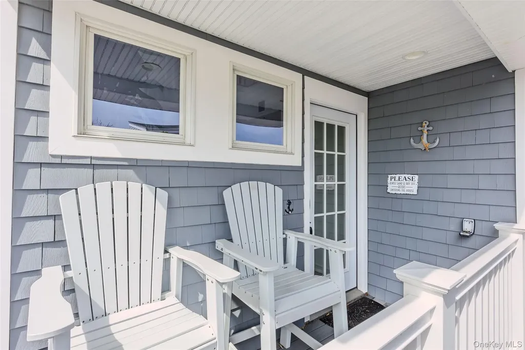 24 Bungalow Walk Ocean Beach NY 11770