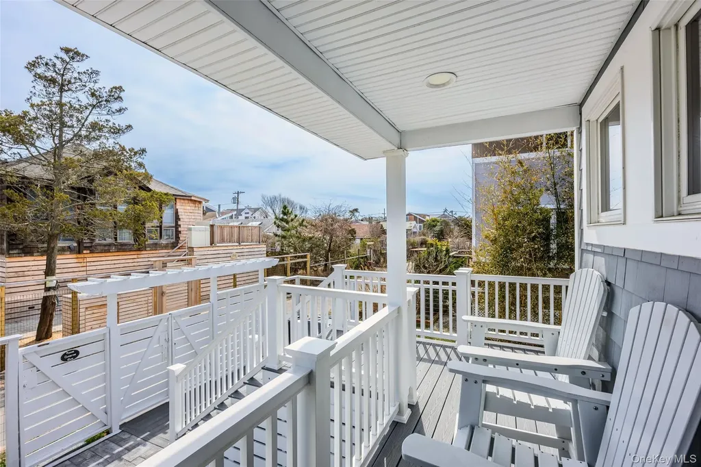 24 Bungalow Walk Ocean Beach NY 11770
