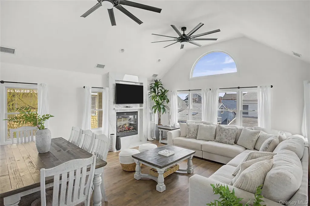 24 Bungalow Walk Ocean Beach NY 11770