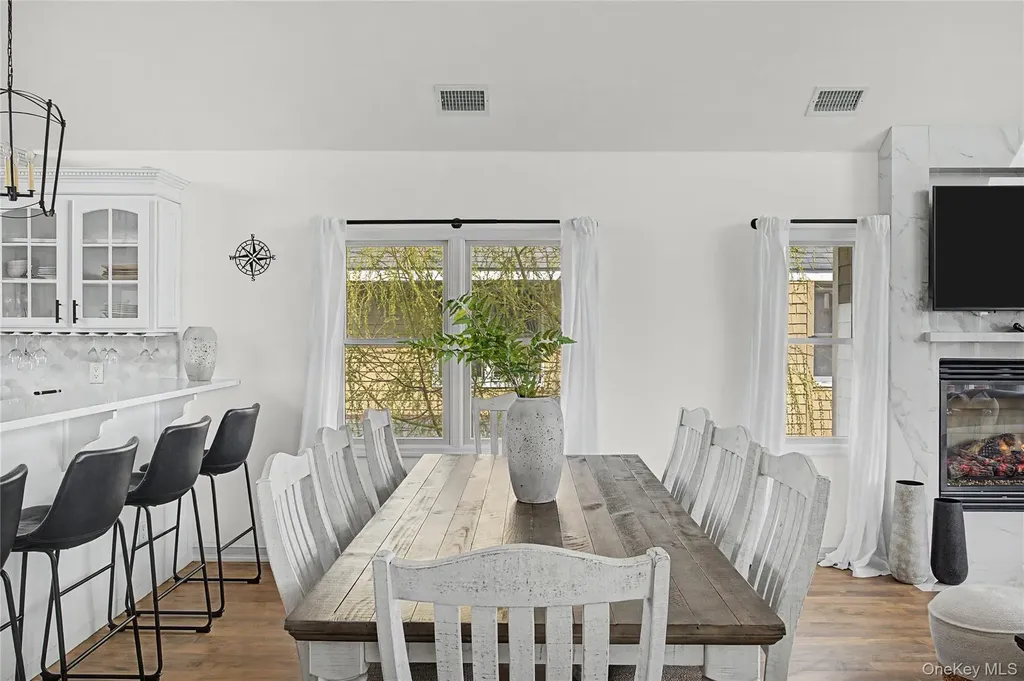 24 Bungalow Walk Ocean Beach NY 11770