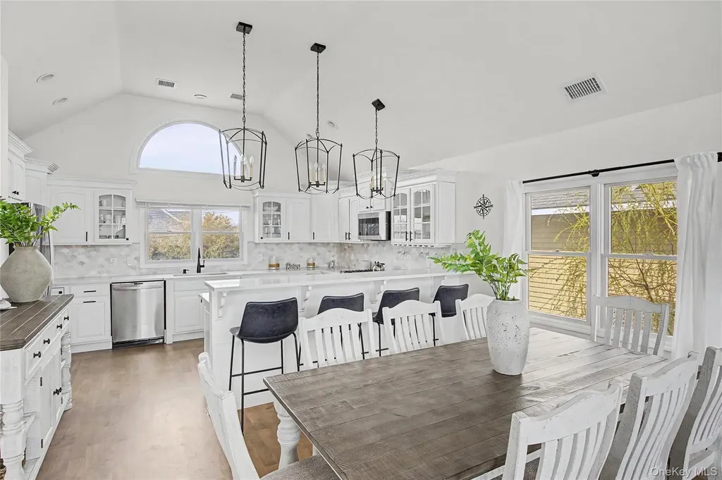 24 Bungalow Walk Ocean Beach NY 11770