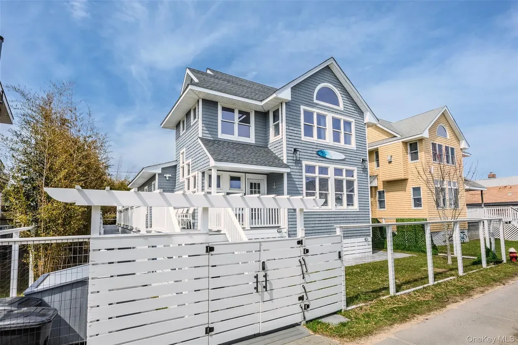24 Bungalow Walk Ocean Beach NY 11770