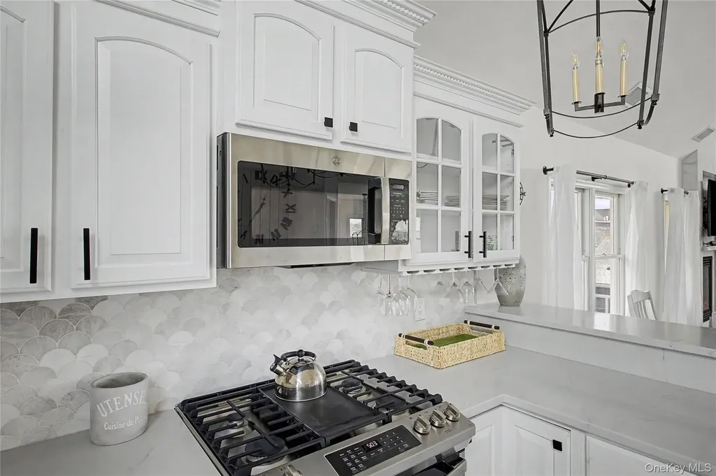 24 Bungalow Walk Ocean Beach NY 11770