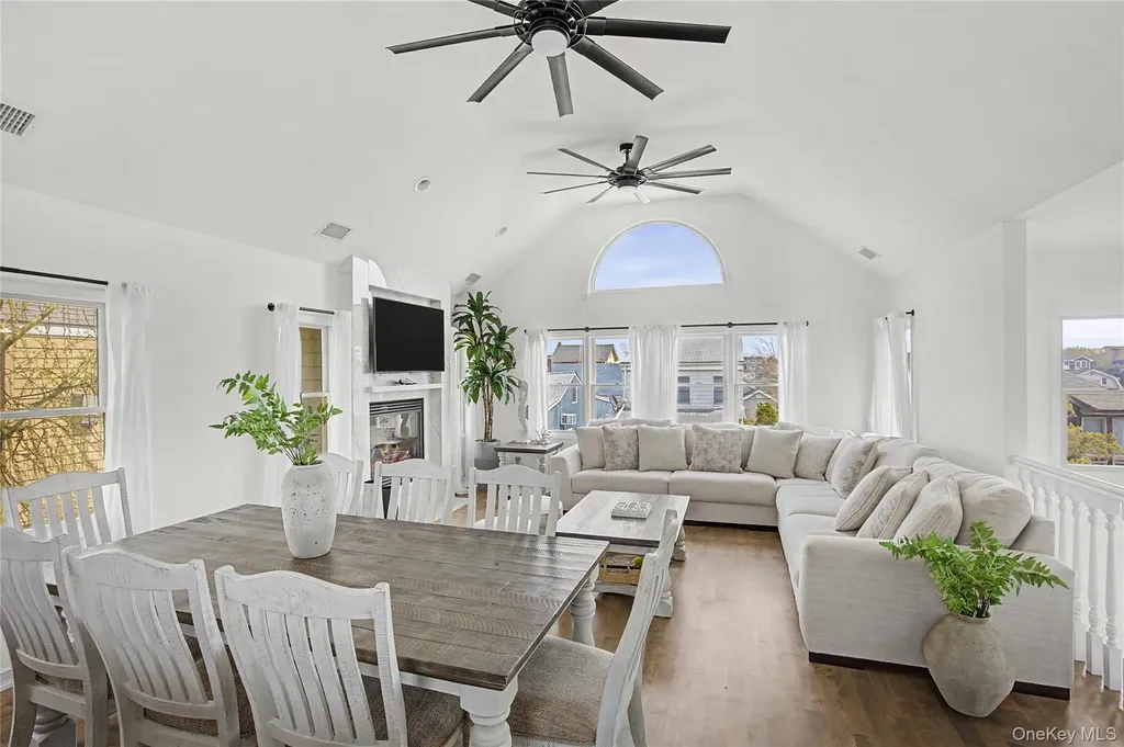 24 Bungalow Walk Ocean Beach NY 11770