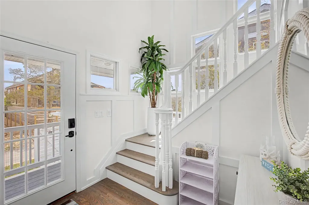 24 Bungalow Walk Ocean Beach NY 11770