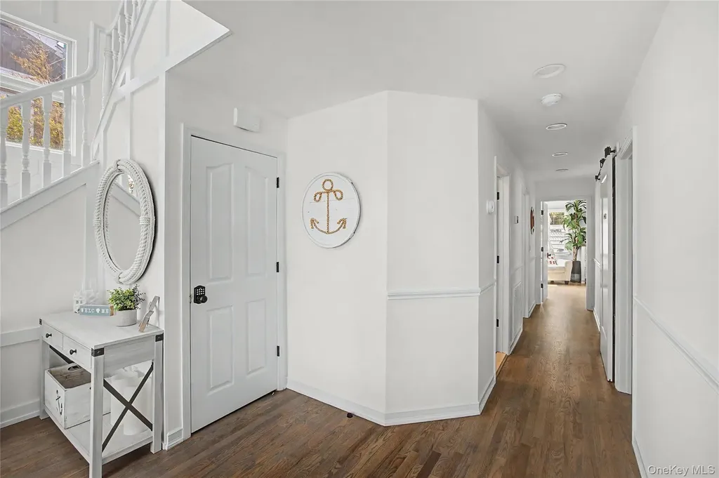 24 Bungalow Walk Ocean Beach NY 11770