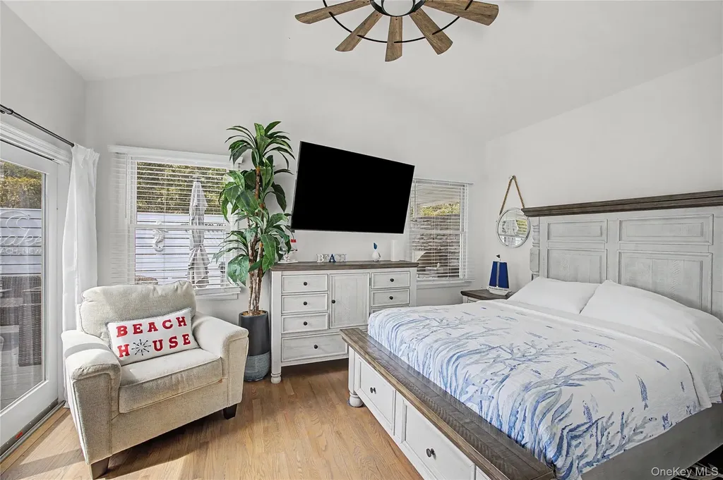 24 Bungalow Walk Ocean Beach NY 11770