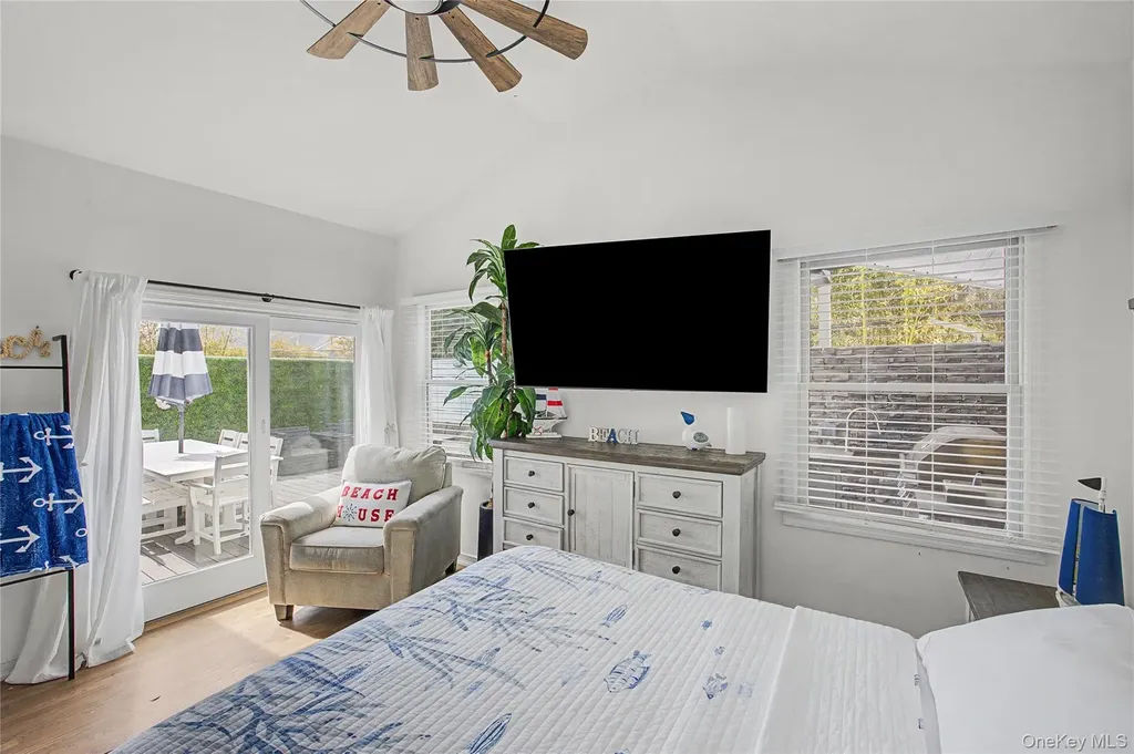 24 Bungalow Walk Ocean Beach NY 11770