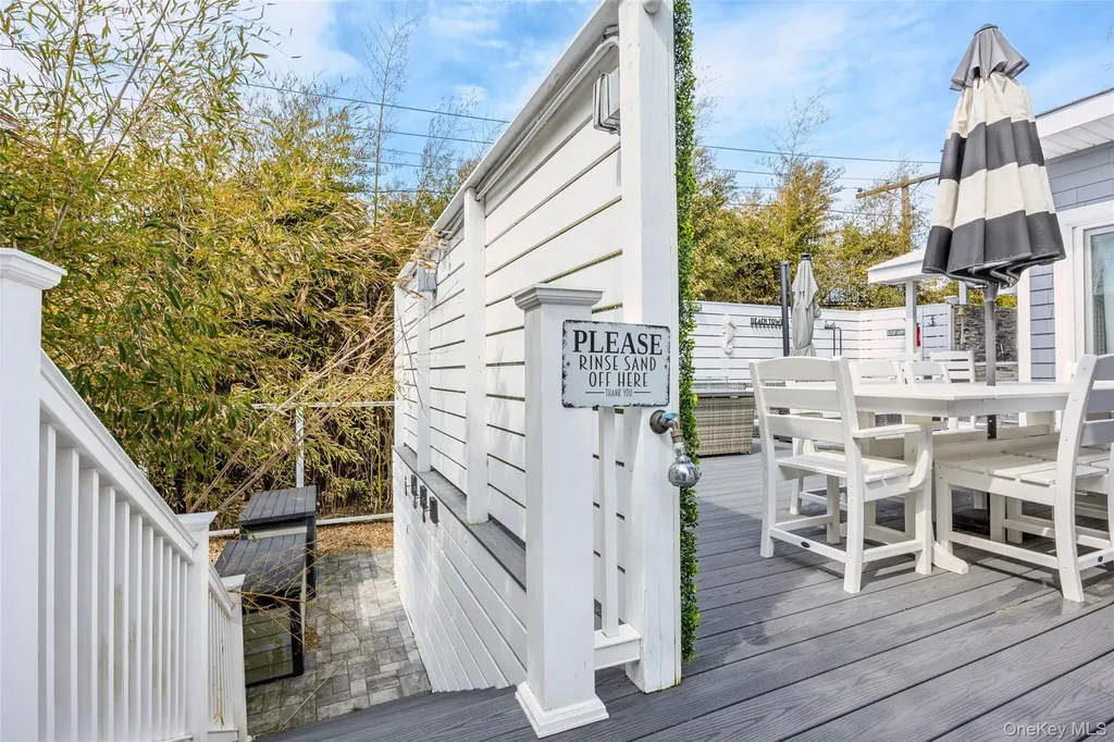 24 Bungalow Walk Ocean Beach NY 11770