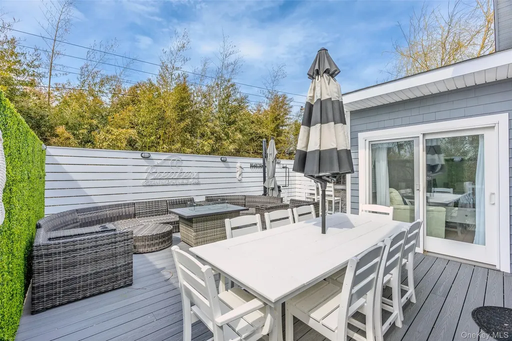 24 Bungalow Walk Ocean Beach NY 11770