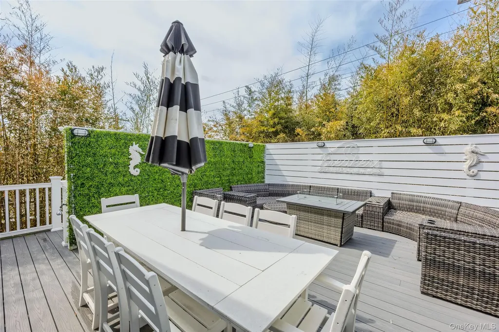 24 Bungalow Walk Ocean Beach NY 11770
