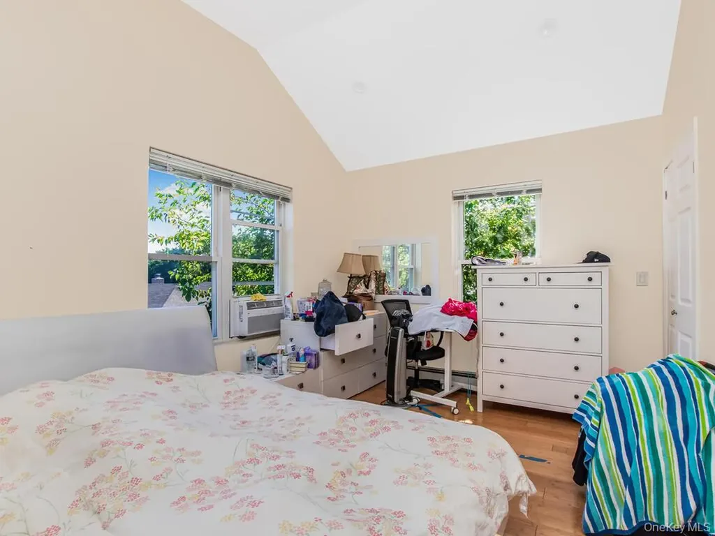 1283 E 223rd Street Bronx NY 10466
