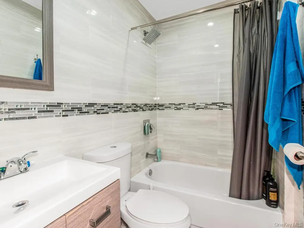 1283 E 223rd Street Bronx NY 10466