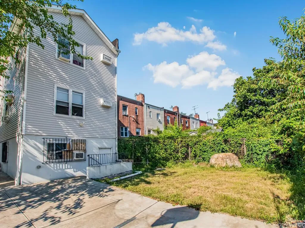 1283 E 223rd Street Bronx NY 10466