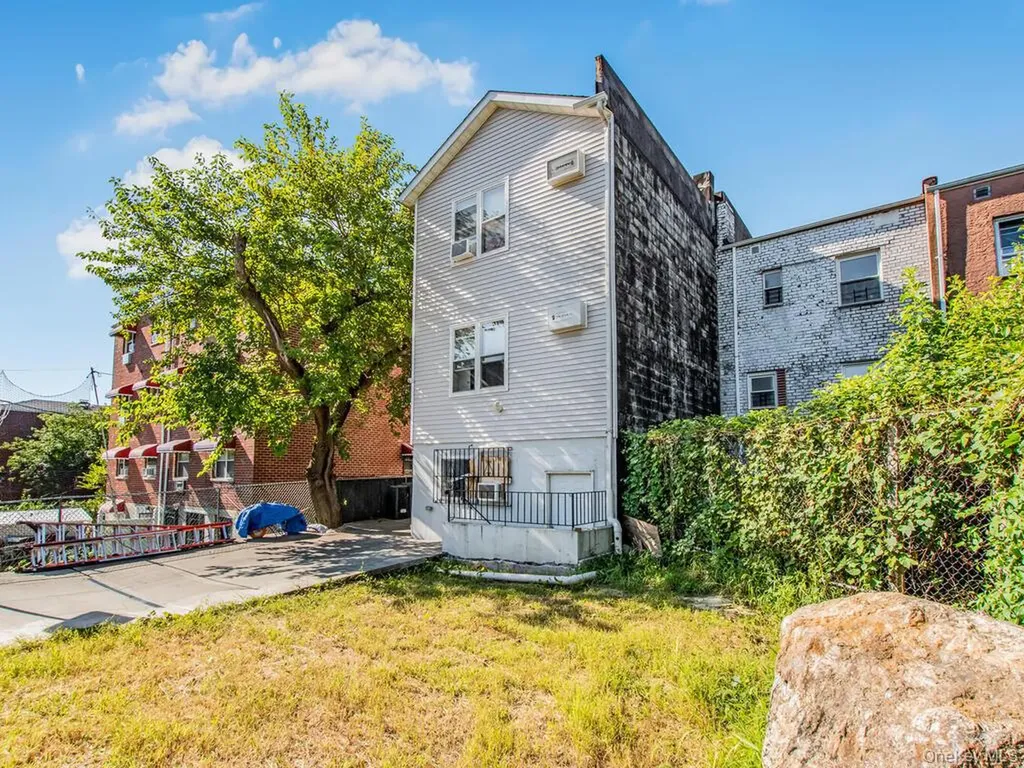1283 E 223rd Street Bronx NY 10466