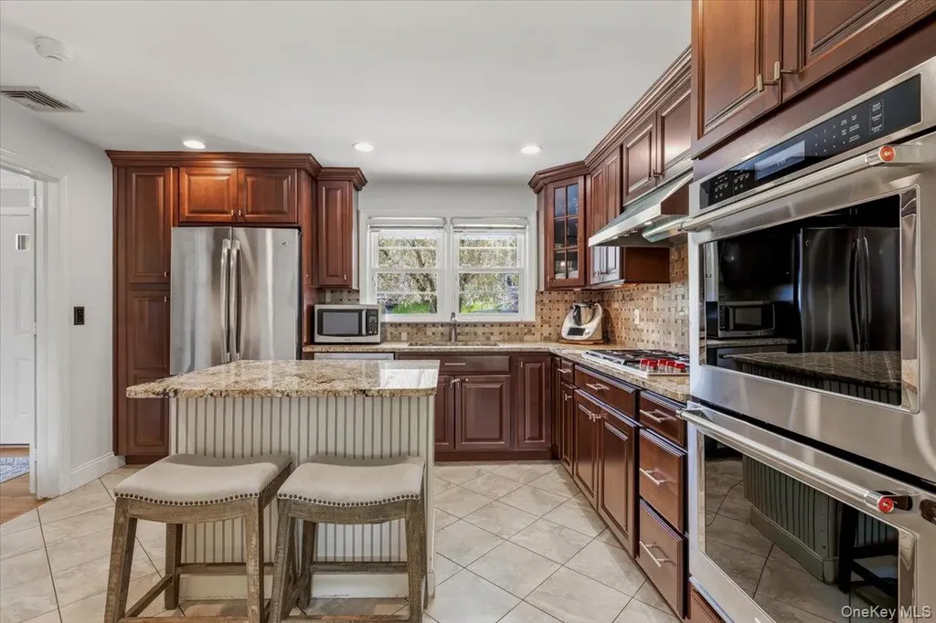 17 Rock Ridge Drive Rye Brook NY 10573