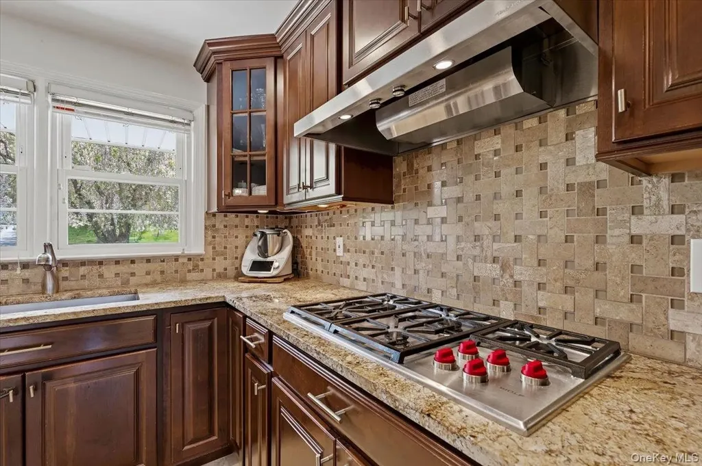 17 Rock Ridge Drive Rye Brook NY 10573