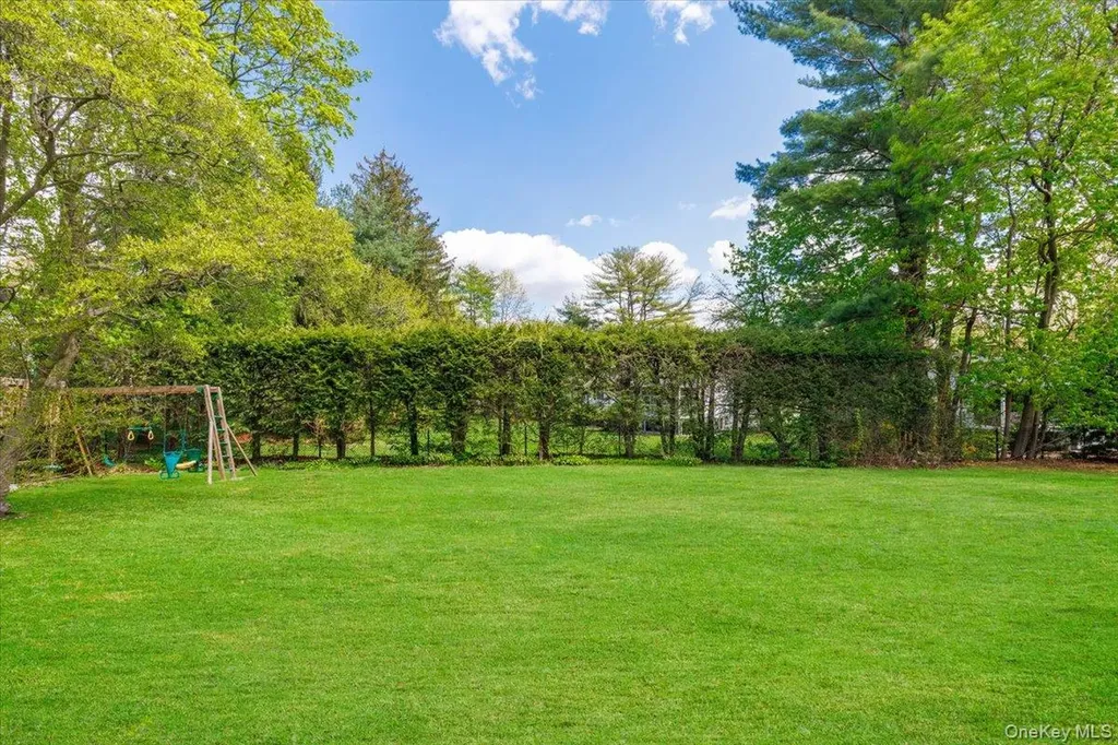 17 Rock Ridge Drive Rye Brook NY 10573