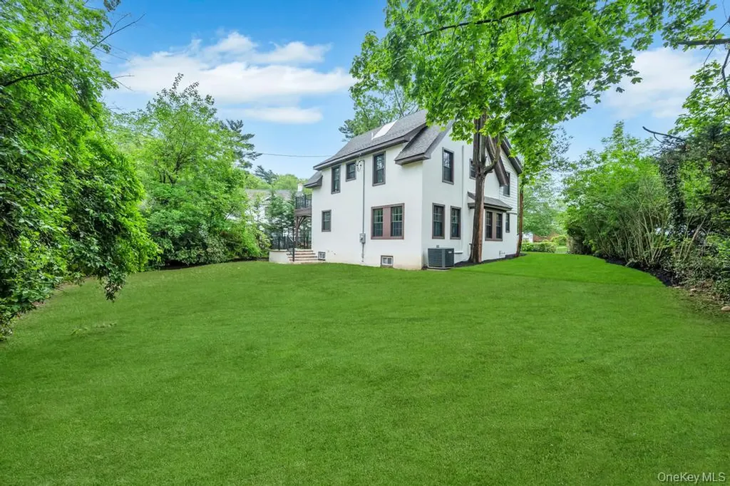 6 Sheffield Road Great Neck NY 11021