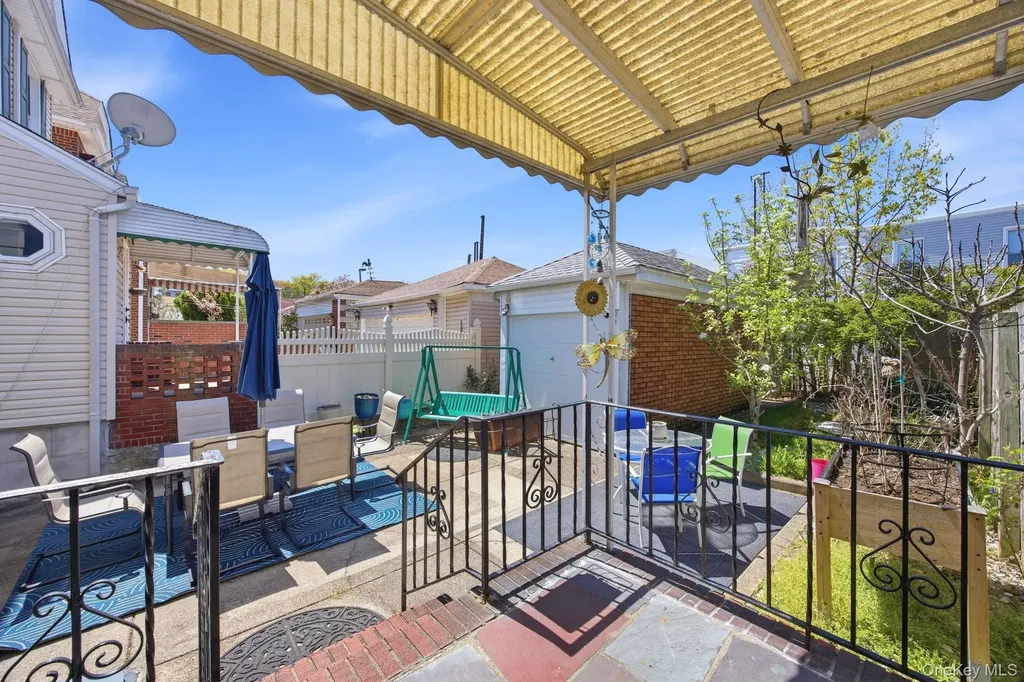 7824 86th Street Glendale NY 11385