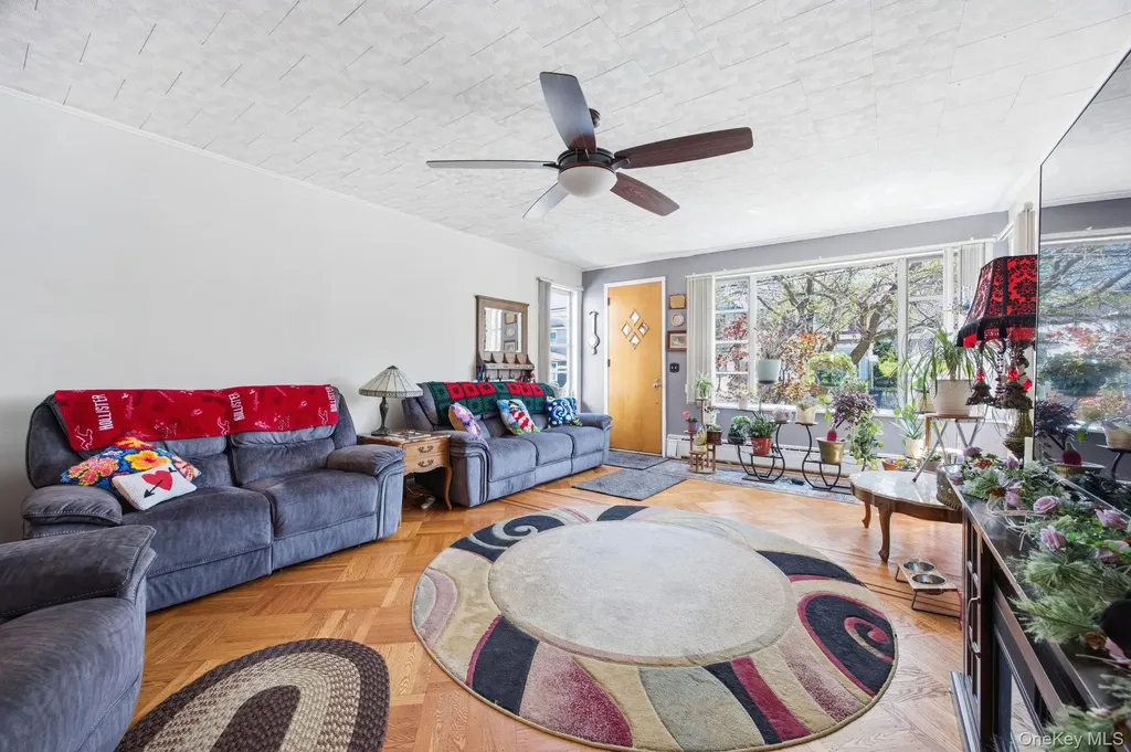 7824 86th Street Glendale NY 11385