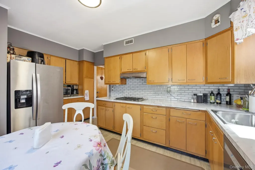 7824 86th Street Glendale NY 11385